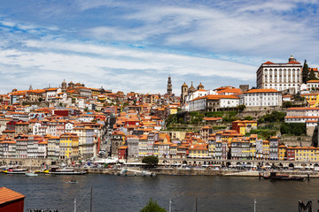 Obraz premium Porto on the Douro shore, Portugal