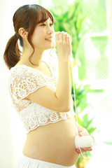 若い妊婦