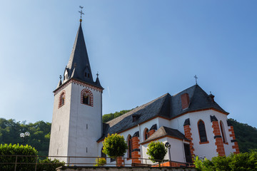 Fototapeta na wymiar Kirche von Löf an der Mosel Deutschland Europa