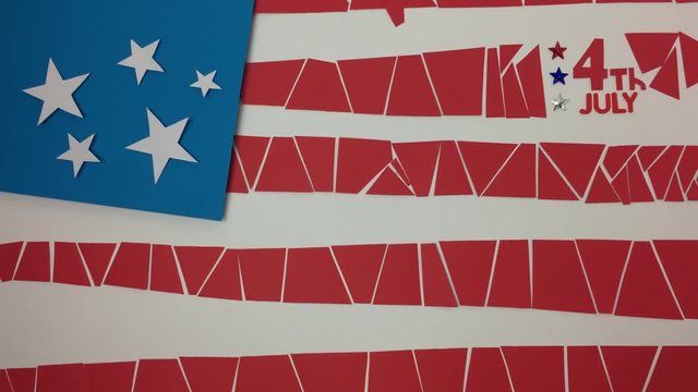Bandera de Estados Unidos abstracta con la fecha del 4 de Julio.