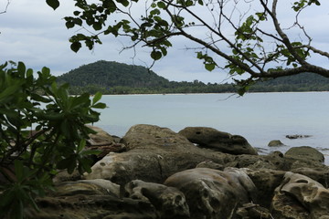 Paysage tropical de l'île de Koh Rong au Cambodge