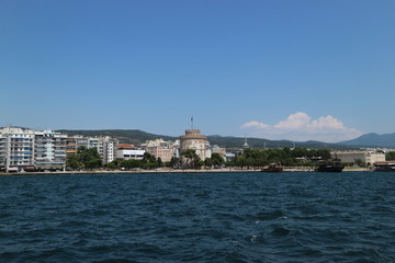 Fototapeta na wymiar View to Thessaloniki and white tower, Greece