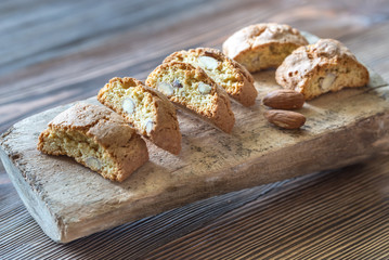 Cantuccini on the wooden board