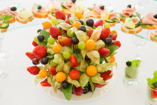 Fruit platter. Festive table decoration.