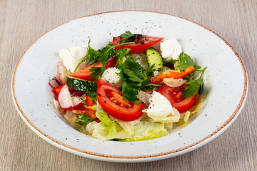 Salad with mozzarella