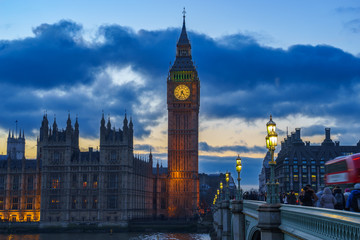 Fototapeta na wymiar Westminster and Big Ben in London at dusk