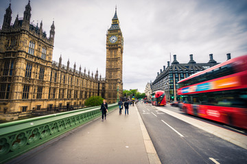 Fototapeta na wymiar Big Ben viewed from Westminster bridge in London,England 
