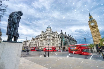 Foto op Plexiglas George street square with red buses in motion and falling snow  © Pawel Pajor