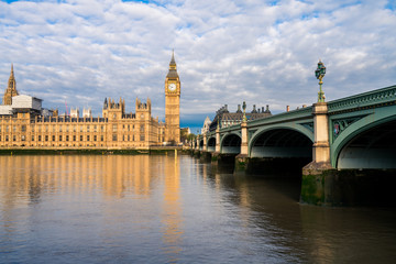 Fototapeta na wymiar Big Ben and Westminster parliament in London