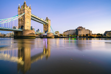 Fototapeta na wymiar Morning panorama of Tower Bridge in London