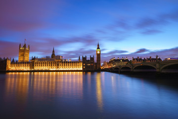 Obraz premium Big Ben and Palace of Westminster at dusk in London,UK