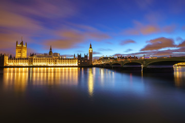 Naklejka premium Big Ben and Palace of Westminster at blue hour in London,UK