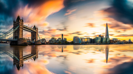 Sunset panorama of Tower Bridge and blurry sky  © Pawel Pajor