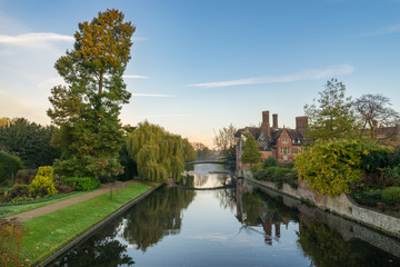 Fototapeta na wymiar Cam river with clear blue sky, Cambridge