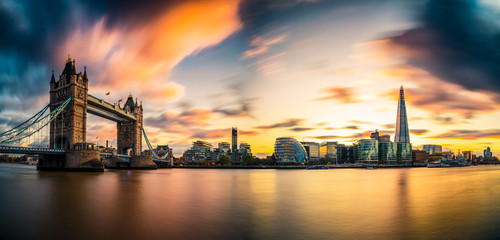 Panorama of Tower Bridge at Sunset in London, UK - obrazy, fototapety, plakaty