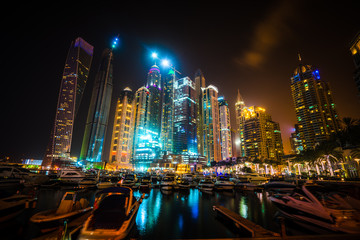 Obraz premium Dubai marina at night, UAE