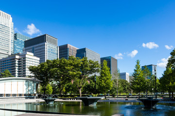 (東京都ｰ都市風景)和田倉噴水公園から見る丸の内ビル群１