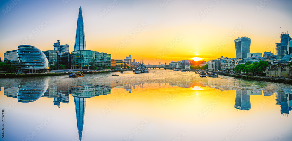 Sticker London skyline panorama at sunset