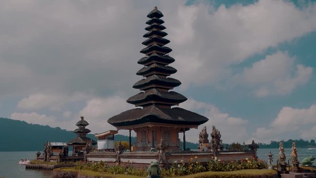 Pura Ulun Danu Bratan Temple, Bedugul Mountains, Bratan Lake, Bali, Indonesia