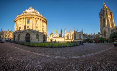 Fototapeta na wymiar Oxford city panorama of Radcliffe square with library and St. Marys church