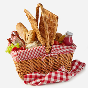 Summer picnic basket filled with food