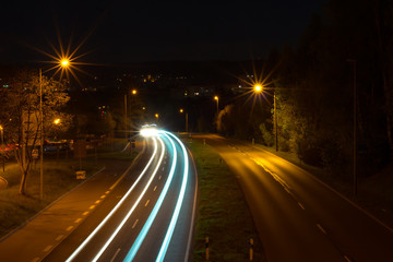 Fototapeta na wymiar Autolichter in der Nacht