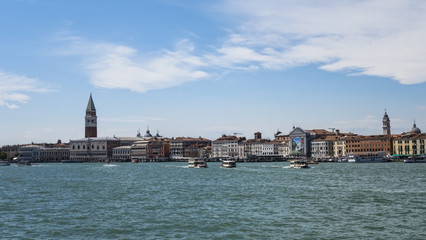 Obraz premium Venice port with beautiful houses 