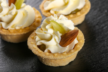 Tartlet with cheese cream