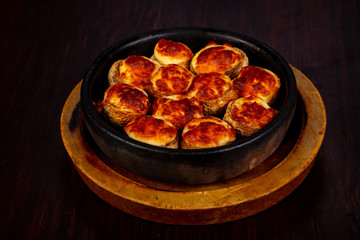 Baked champignons with cheese