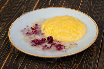 Carpaccio seabass with cream