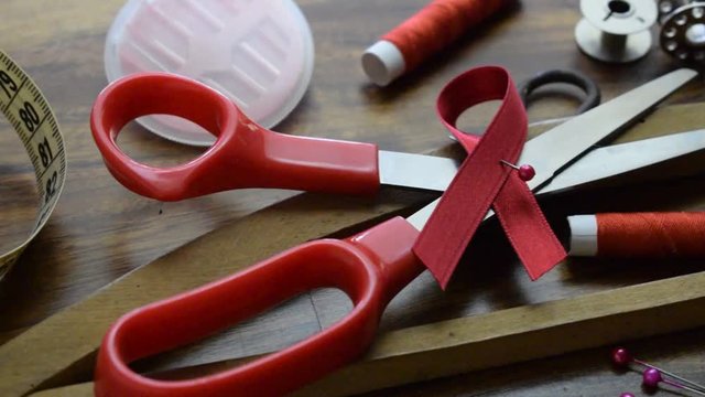 Giornata mondiale contro l'AIDS D&iacute;a Mundial de la Lucha contra el Sida Journ&eacute;e mondiale de lutte contre le sida Video World AIDS Day Światowy Dzień Welt-AIDS-Tag 世界艾滋病日 يوم الإيدز العالمي Ribbon red