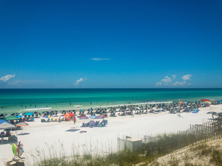 Fototapeta na wymiar beautiful day at Blue Mountain Beach Florida