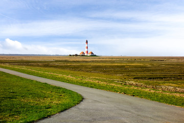 Fototapeta na wymiar leuchtturm westerhever westerheversand salzwiese