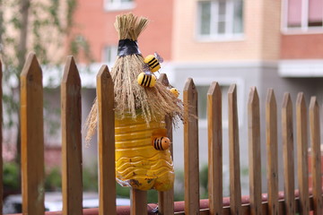 crafts from plastic garbage, bottles
