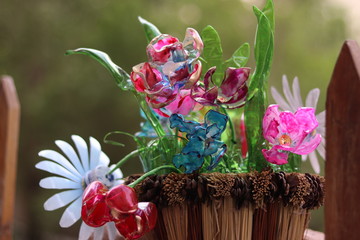 crafts from plastic garbage, bottles