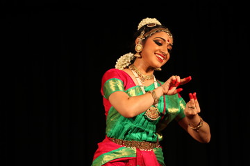 bharathanatyam is one of the classical dance forms of india,from the state of tamil nadu.the picture is from a stage performance