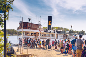 Traditional swedish ferry system with Waxholmsbolaget on the island of Grinda, Stockholm - obrazy, fototapety, plakaty