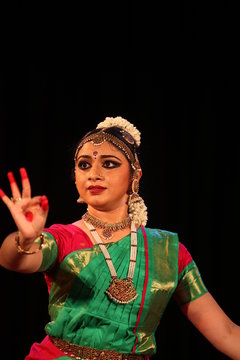 bharathanatyam is one of the classical dance forms of india,from the state of tamil nadu.the picture is from a stage performance