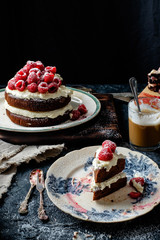 2-layer cake with raspberry and coffee