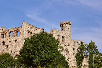 Fototapeta na wymiar Ruined medieval castle with tower in Ogrodzieniec, ..