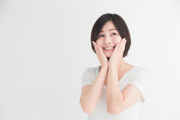 白T・女性・白バック