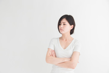 Obraz premium 白T・女性・白バック