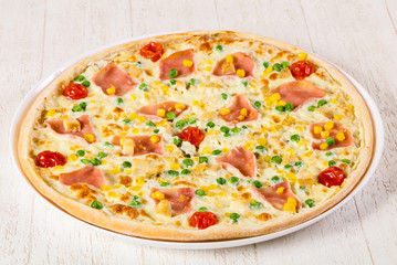 Pizza with ham
