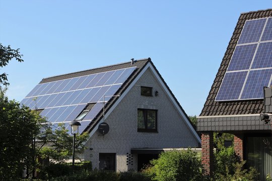 Solaranlage auf dem Dach, Photovolaik, Solarstrom