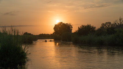 Sonnenuntergang im Busch in Südafrika