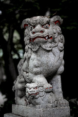 lion de pierre