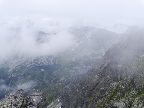 tatry we mgle.widok z orlej perci