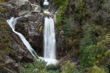 Fototapeta premium Arado waterfall at Geres national park, Portugal