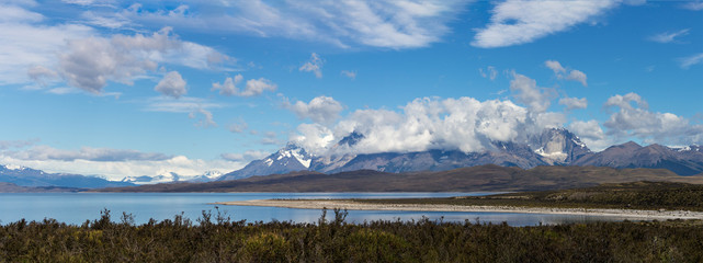 Fototapeta na wymiar Patagonia Torres Del Paine