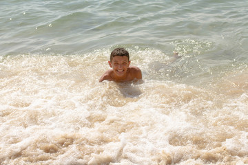 garçon à la plage